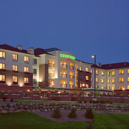 Courtyard By Marriott Madison East Hotel